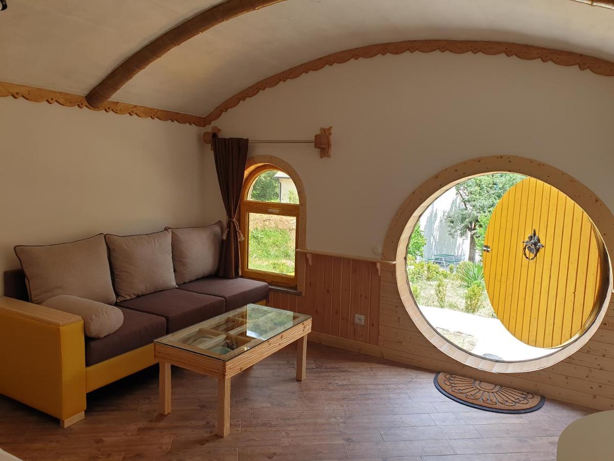 Cozy House Hotel Dilijan Bagian luar foto