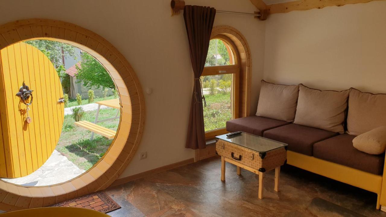 Cozy House Hotel Dilijan Bagian luar foto