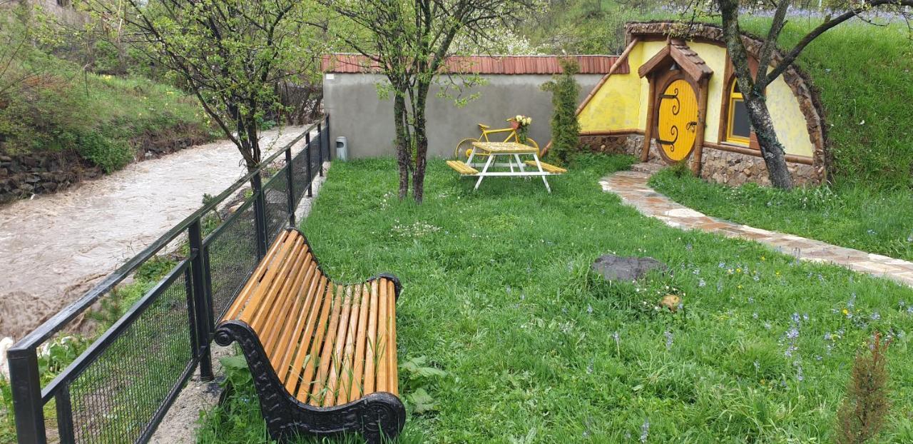 Cozy House Hotel Dilijan Bagian luar foto