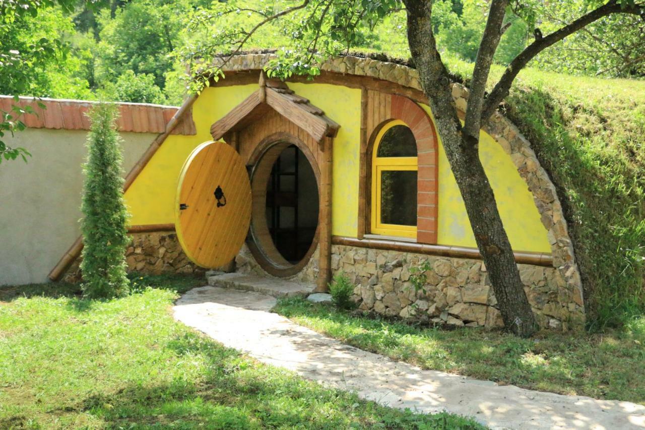 Cozy House Hotel Dilijan Bagian luar foto
