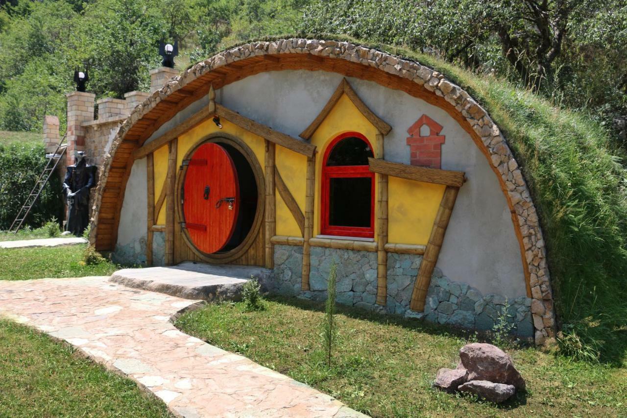 Cozy House Hotel Dilijan Bagian luar foto